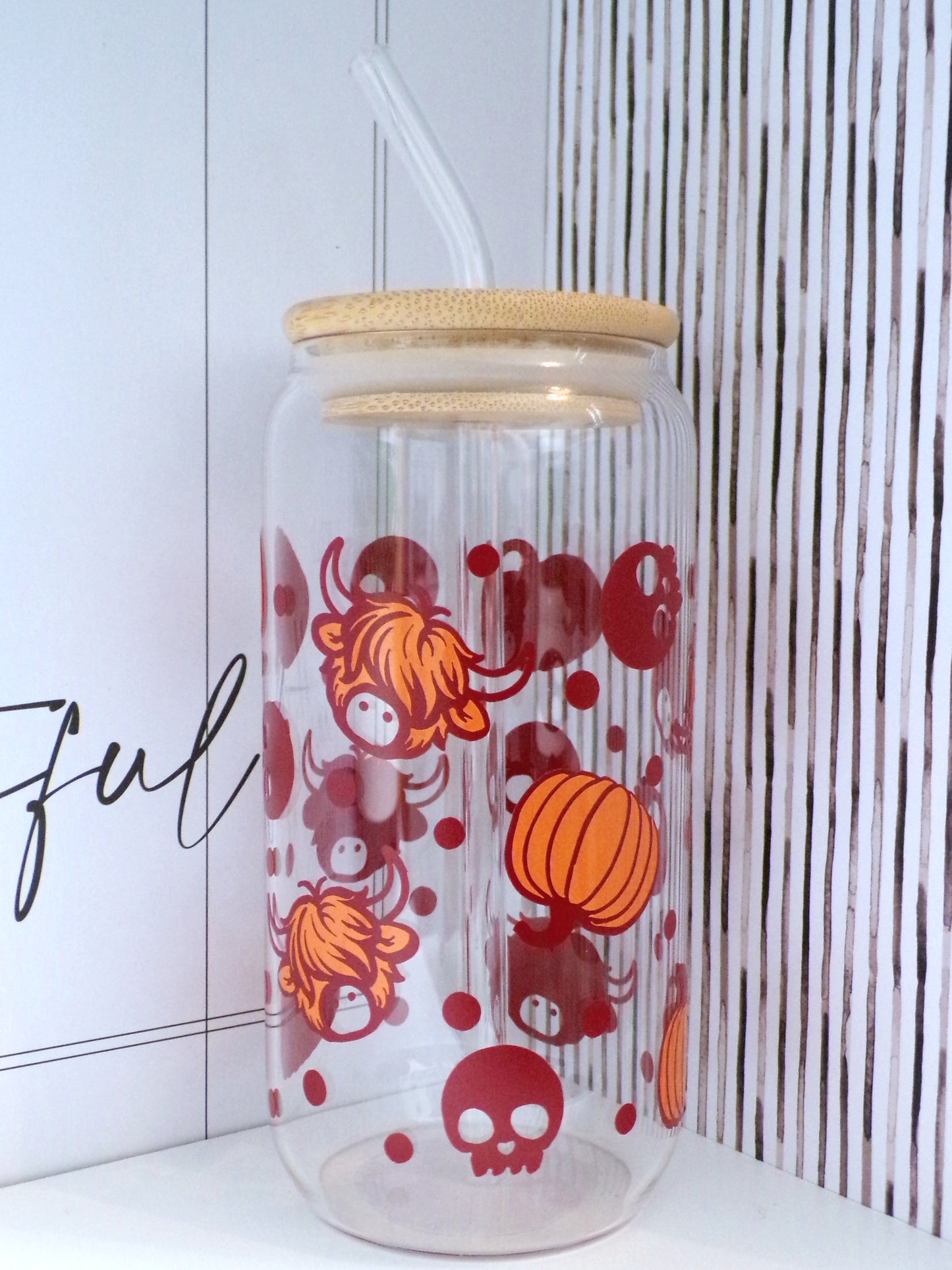 Highland Cow and Pumpkins 20oz Glass Can with Bamboo lid and Straw