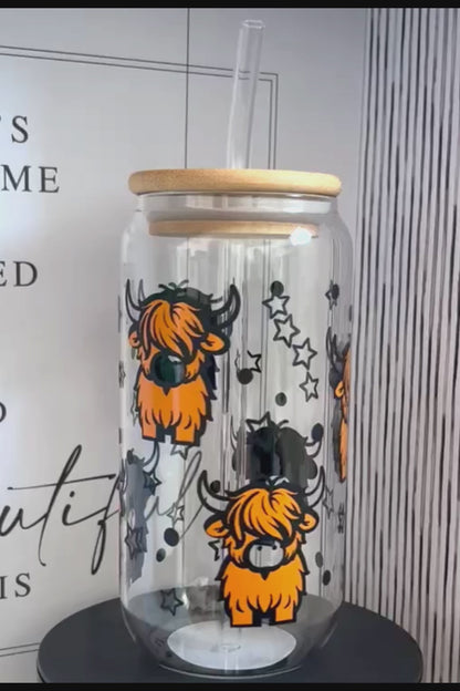 Highland Cow and Stars 20oz Glass Can with Bamboo lid and Straw